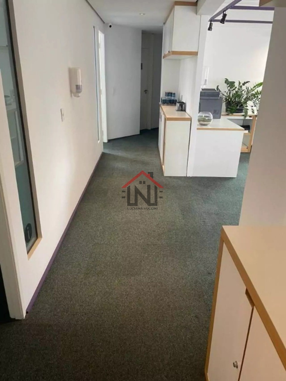 Conjunto Comercial de Alto Padrão na Cidade Monções: 3 Banheiros, 2 Vagas de Garagem, 117m² - Venda ou Locação em SP