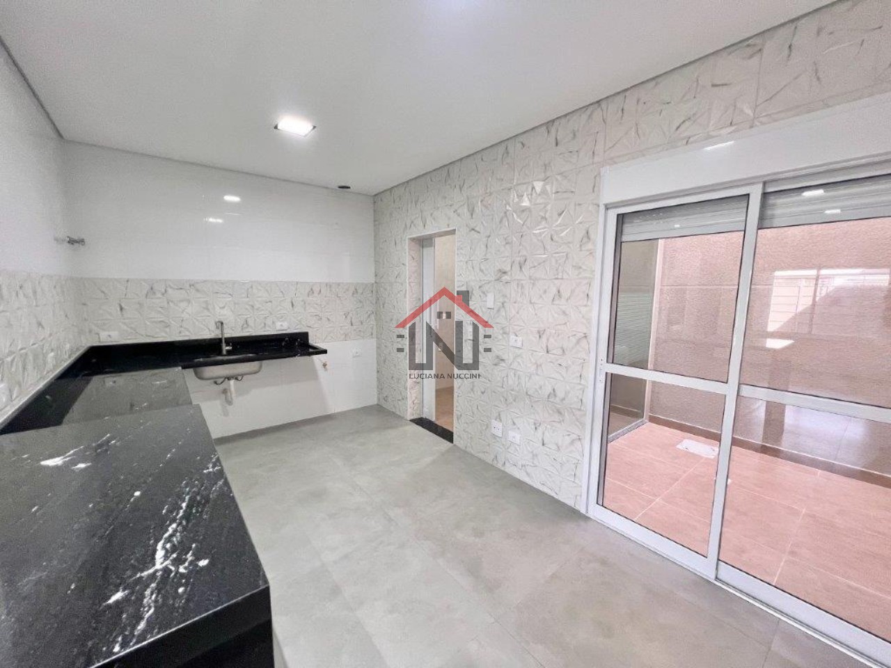 Imperdível oportunidade: Casa à venda em São Paulo-SP, Mirandópolis, 3 quartos, 1 suíte, 1 sala, 2 banheiros, 3 vagas, 170m².