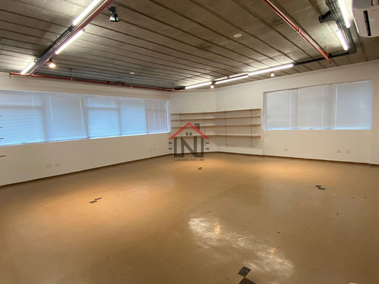 Conjunto Comercial de Alto Padrão na Vila Olímpia - São Paulo-SP: 1 Sala, 1 Banheiro, 4 Vagas, 190m². Venha Conferir!