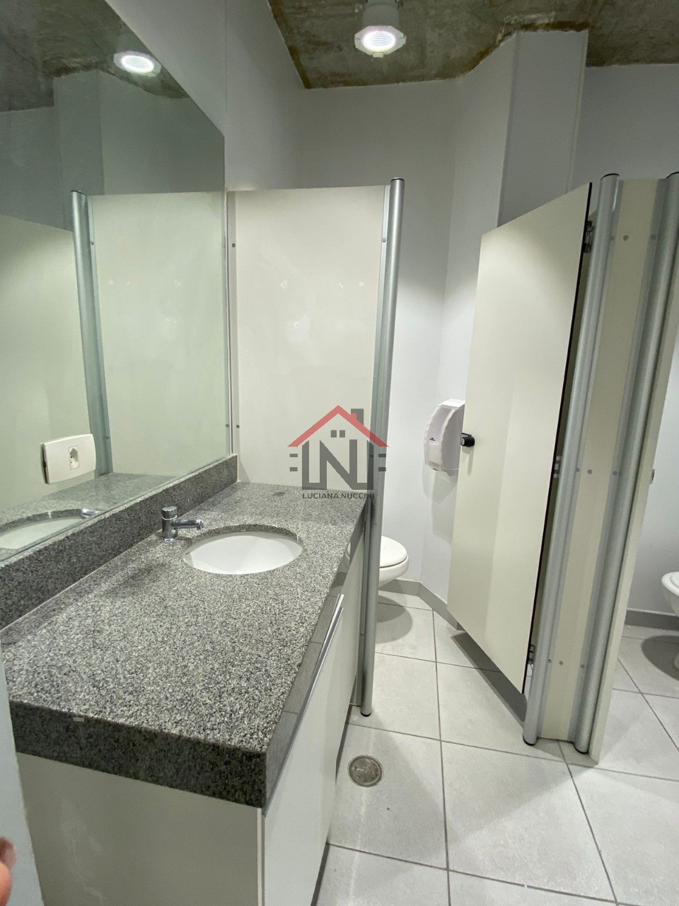 Conjunto Comercial de Alto Padrão na Vila Olímpia, São Paulo-SP: Espaço Ideal para o Sucesso do seu Negócio!