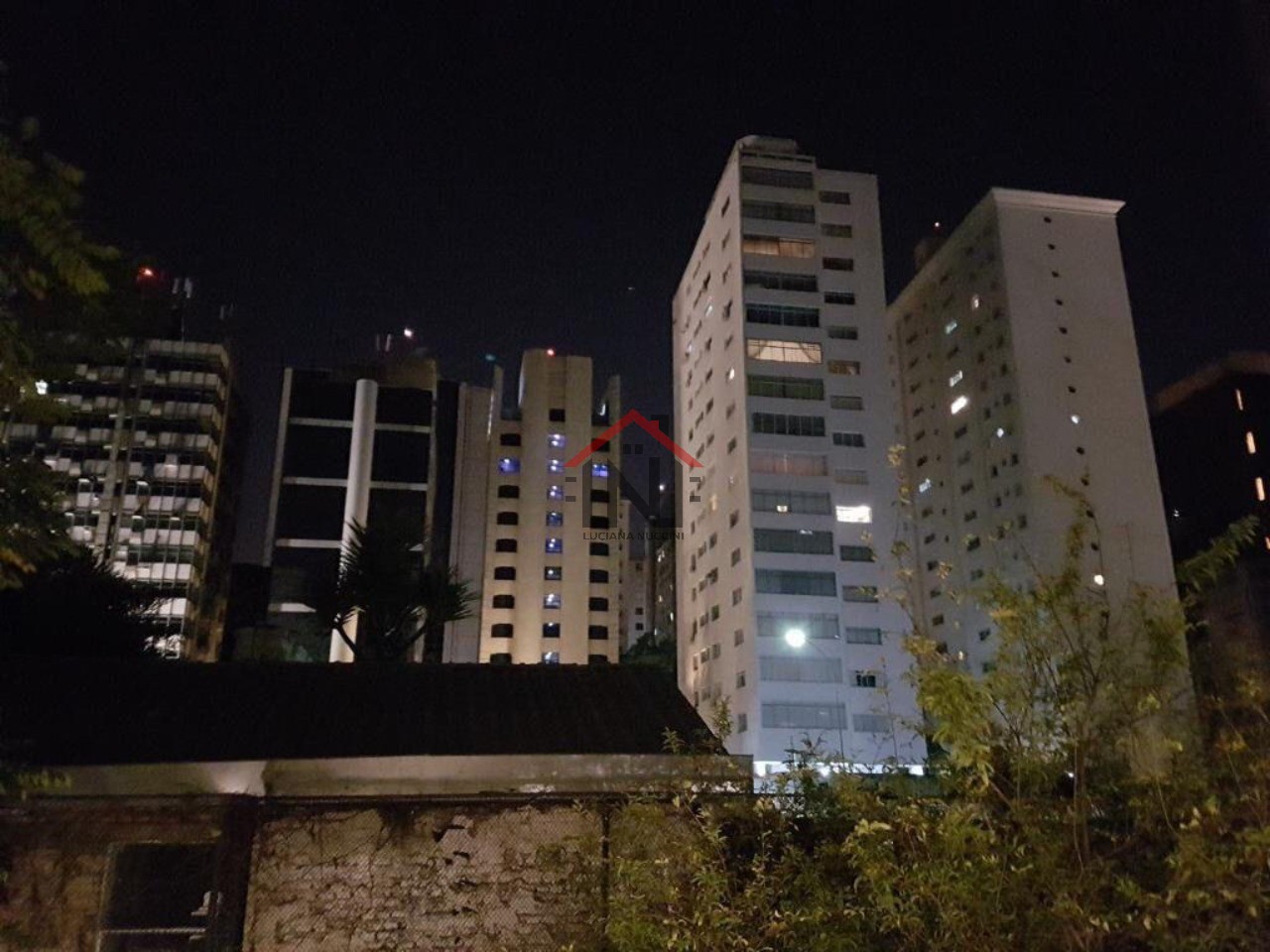 Apartamento de Alto Padrão para Locação em Cerqueira César - São Paulo-SP: 2 Quartos, 1 Suíte, 1 Sala, 2 Banheiros, 1 Vaga, 71m².