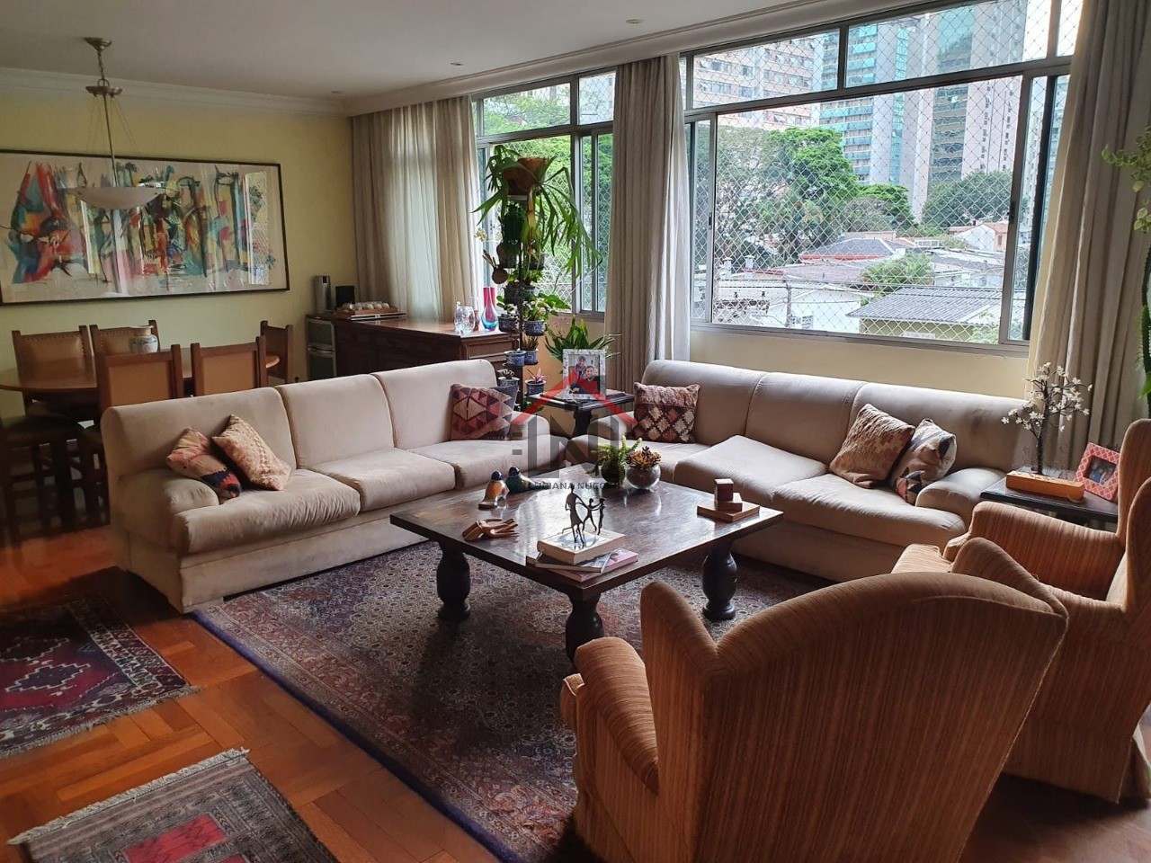 Imperdível oportunidade de adquirir apartamento de luxo no Itaim Bibi, São Paulo-SP: 3 quartos, 1 suíte, 2 salas, 4 banheiros, 189m²!