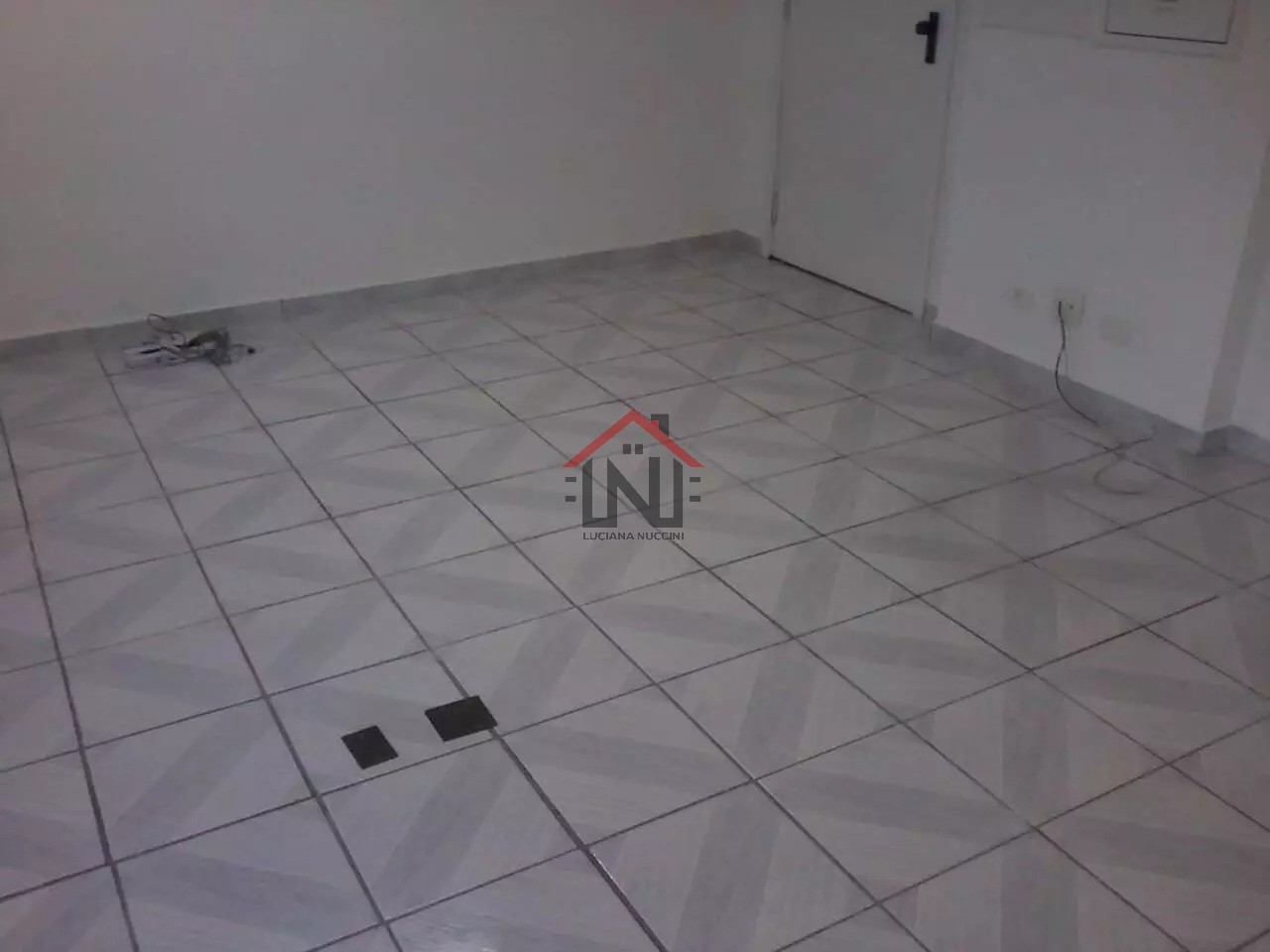 Conjunto Comercial à Venda ou Locação em Indianópolis, São Paulo-SP: 2 Banheiros, 1 Vaga, 37m² de Área!