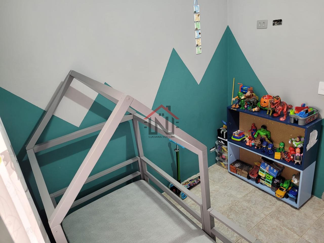 Imperdível residência à venda na Vila Liviero, São Paulo-SP: 3 quartos, 1 sala, 3 banheiros, 2 vagas de garagem, 170m².