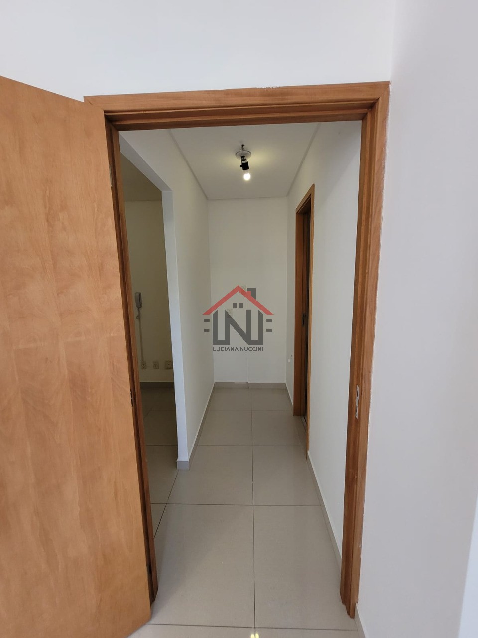 Conjunto Comercial à Venda em São Paulo-SP, na Bela Vista: 2 Banheiros, 1 Vaga de Garagem, 32m² de Área