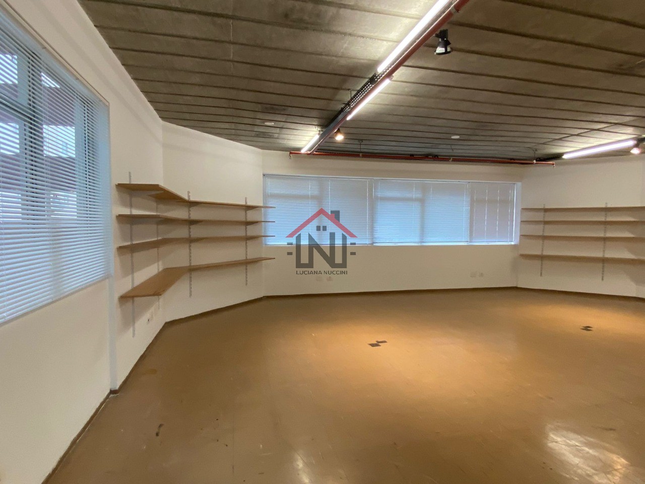 Conjunto Comercial de Alto Padrão na Vila Olímpia - São Paulo-SP: 1 Sala, 1 Banheiro, 4 Vagas, 190m². Venha Conferir!