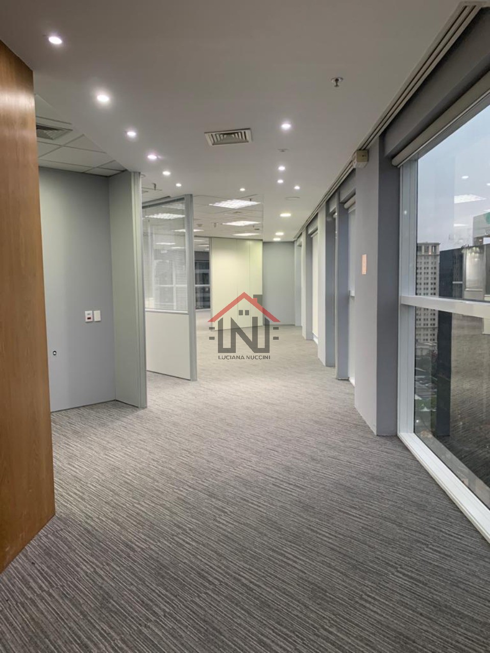 Conjunto Comercial de Alto Padrão na Vila Olímpia - São Paulo-SP 1 sala, 6 banheiros, 11 vagas de garagem, 373 m²