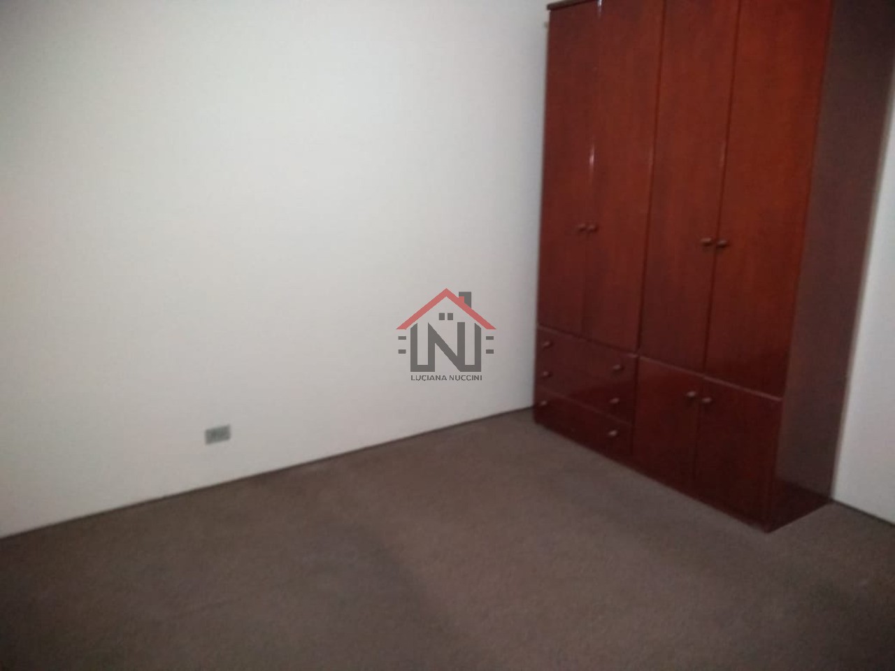 Imperdível oportunidade: casa de 2 quartos com suíte e 2 vag
