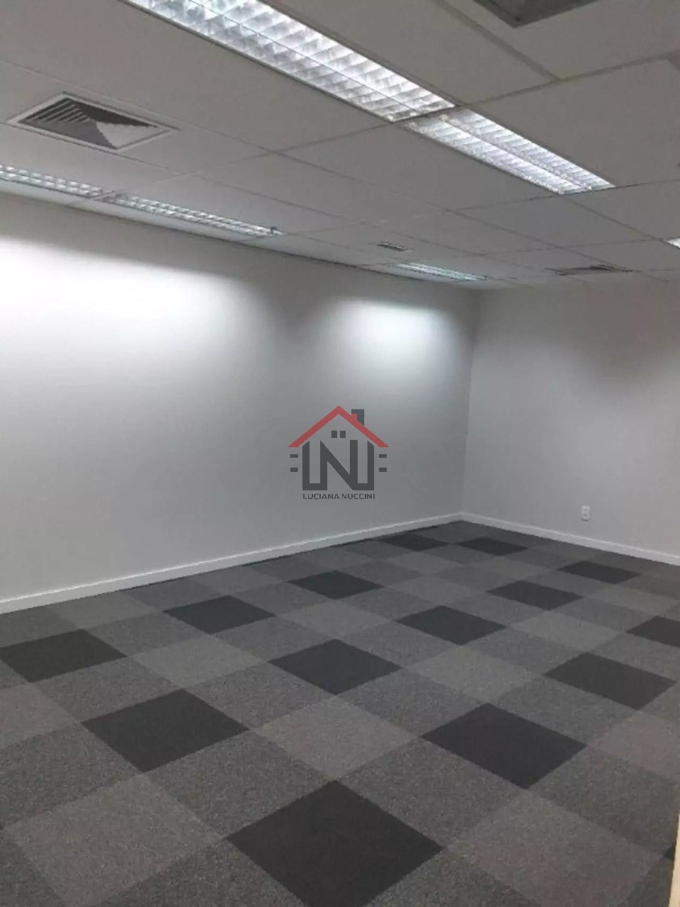 Prédio comercial de alto padrão para venda ou locação em Pinheiros, São Paulo-SP: 13 banheiros, 21 vagas de garagem, 775,00 m².