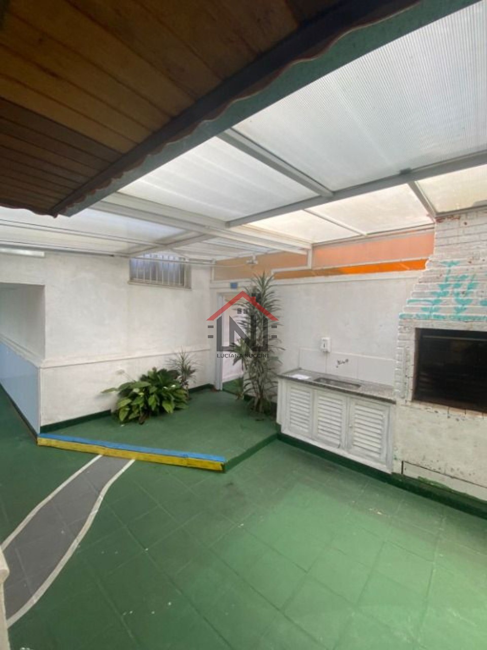 Imperdível: Casa à venda em São Paulo-SP, Vila Mariana. 3 quartos, 4 banheiros, 5 vagas de garagem e 360m² de área!