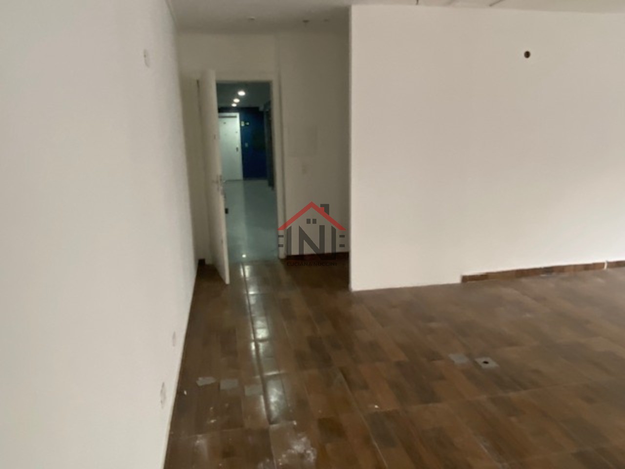 Excelente Sala Comercial para Locação no Paraíso, São Paulo-SP: 1 Banheiro, 2 Vagas de Garagem, 62,00 m² de Área