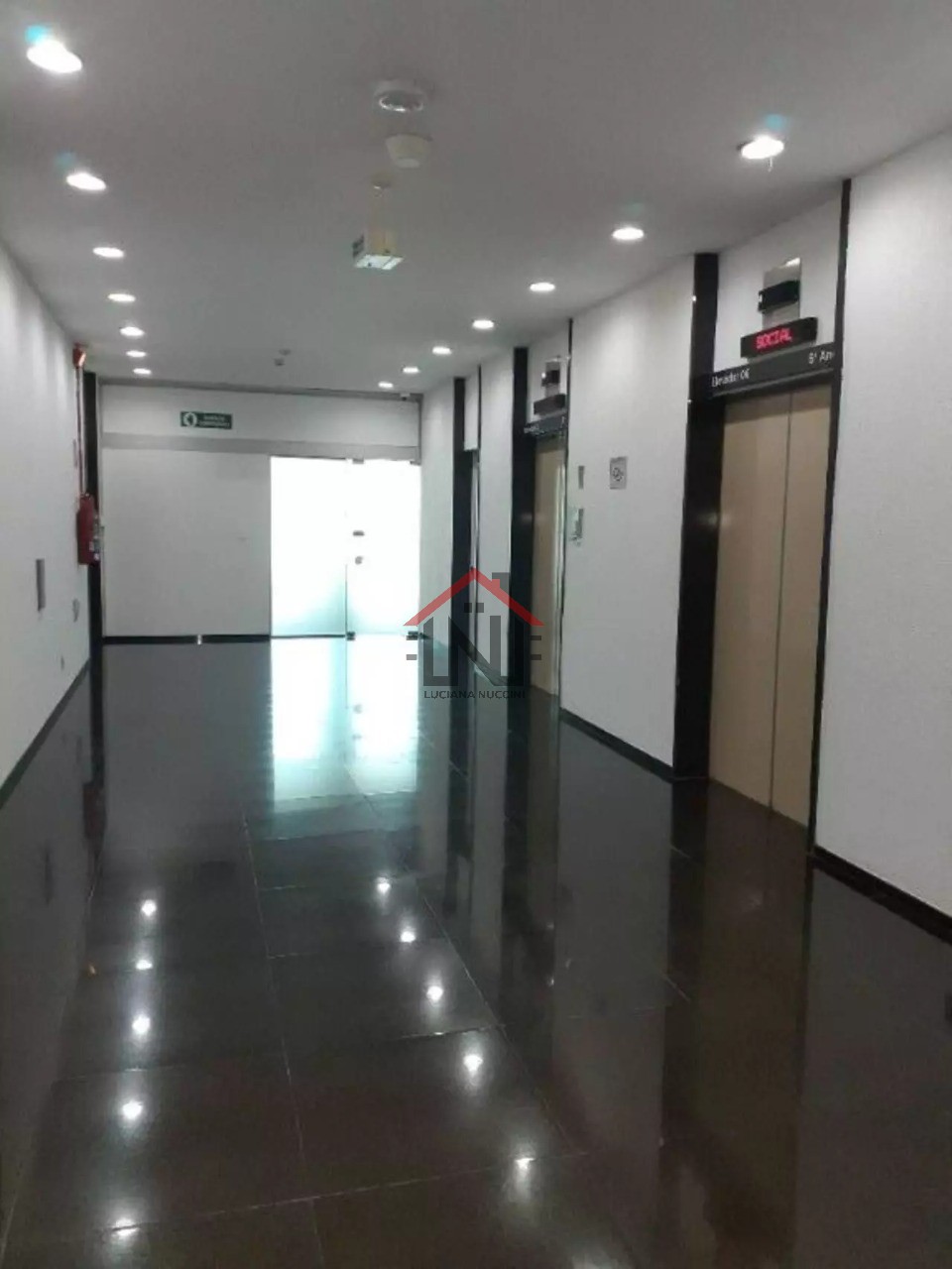 Excelente oportunidade de investimento em conjunto comercial