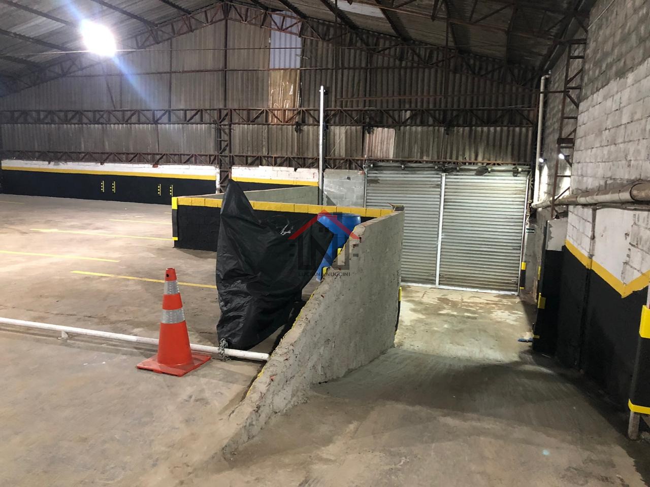 Galpão comercial de 440m² à venda ou locação no jardim jabaq