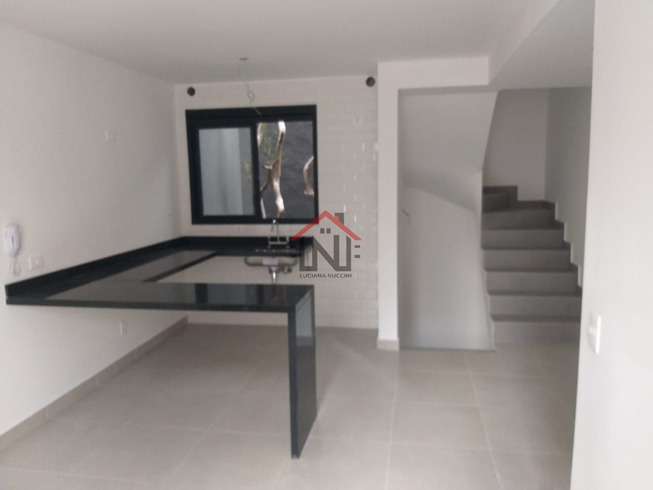 Casa à venda na Vila Mariana, São Paulo-SP: 2 quartos, 1 suíte, 1 sala, 2 banheiros, 1 vaga de garagem, 149m²!