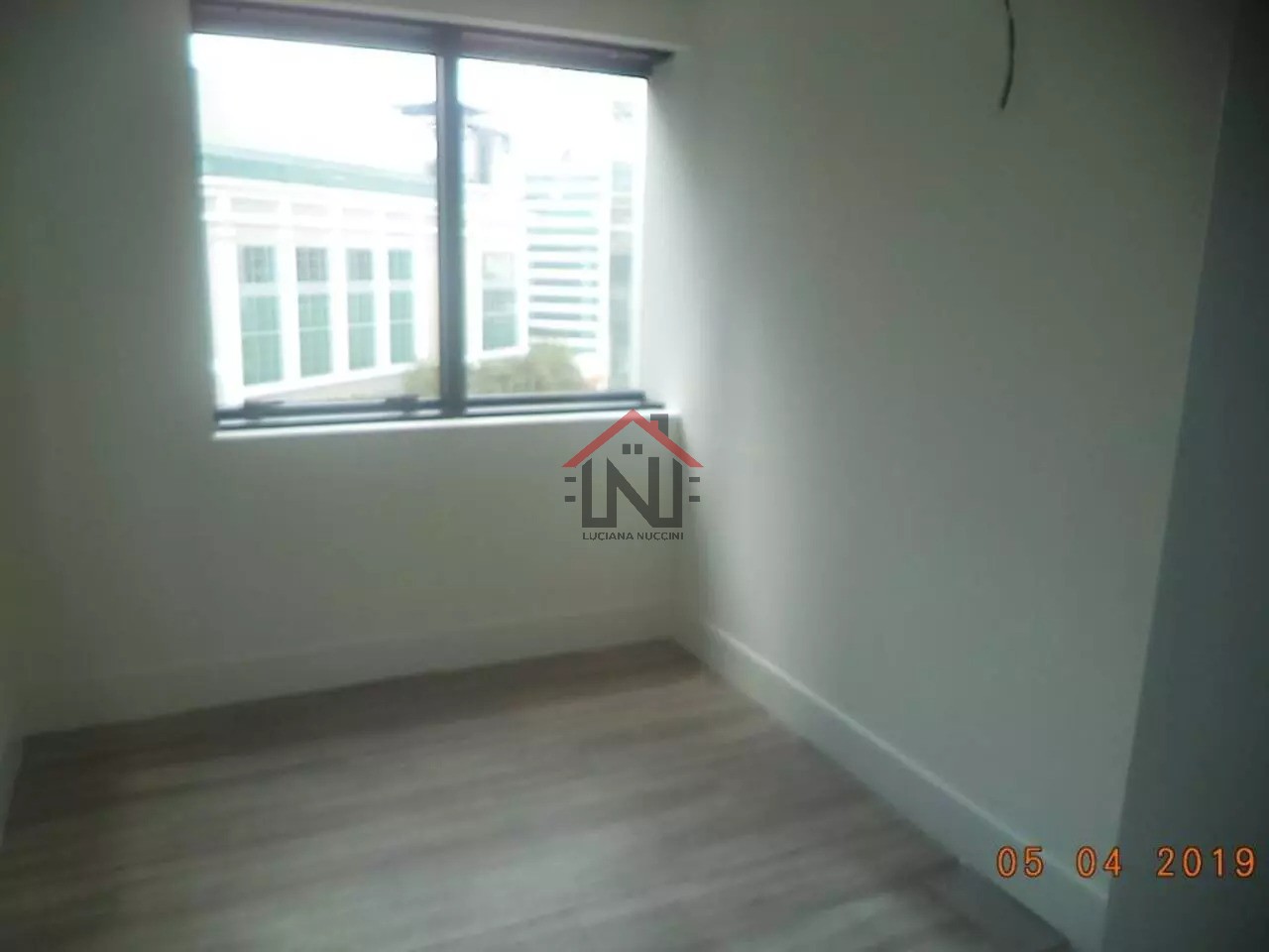 Conjunto Comercial à Venda na Vila Olímpia - São Paulo-SP: 2 Banheiros, 1 Vaga, 37m² de Área!