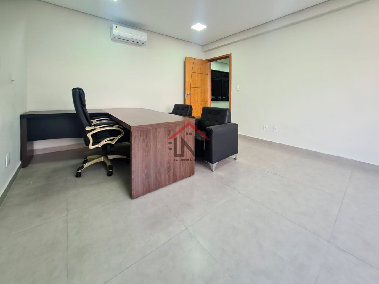 Aluguel de Apartamento Comercial de 155m² com 1 Banheiro no Centro de São Paulo-SP