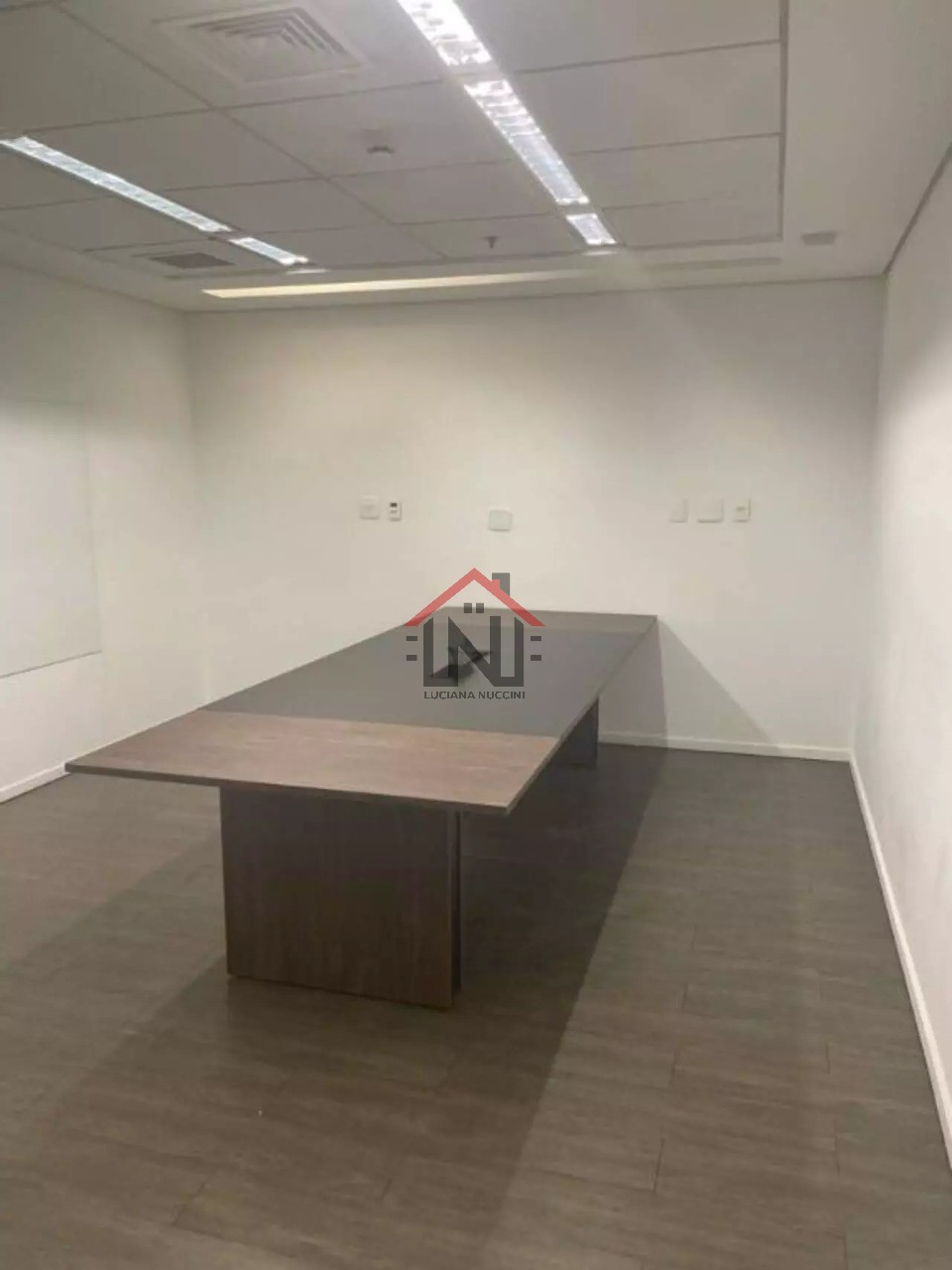 Aluguel de Conjunto Comercial Premium em Pinheiros, São Paulo: 18 banheiros, 42 vagas, 1.550m² de Área!