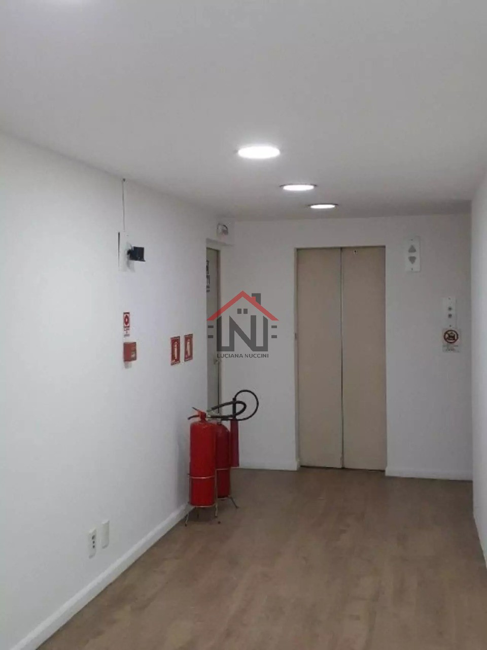 Conjunto Comercial de Alto Padrão na Cidade Monções, São Paulo-SP: 3 Banheiros, 4 Vagas e 204m² de Área