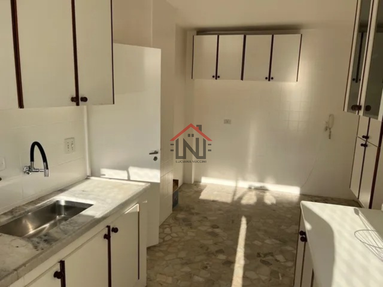 Apartamento para locação na Vila Mariana, São Paulo-SP: 2 quartos, 2 banheiros, 1 vaga de garagem, 76m² de área. Venha conhecer!