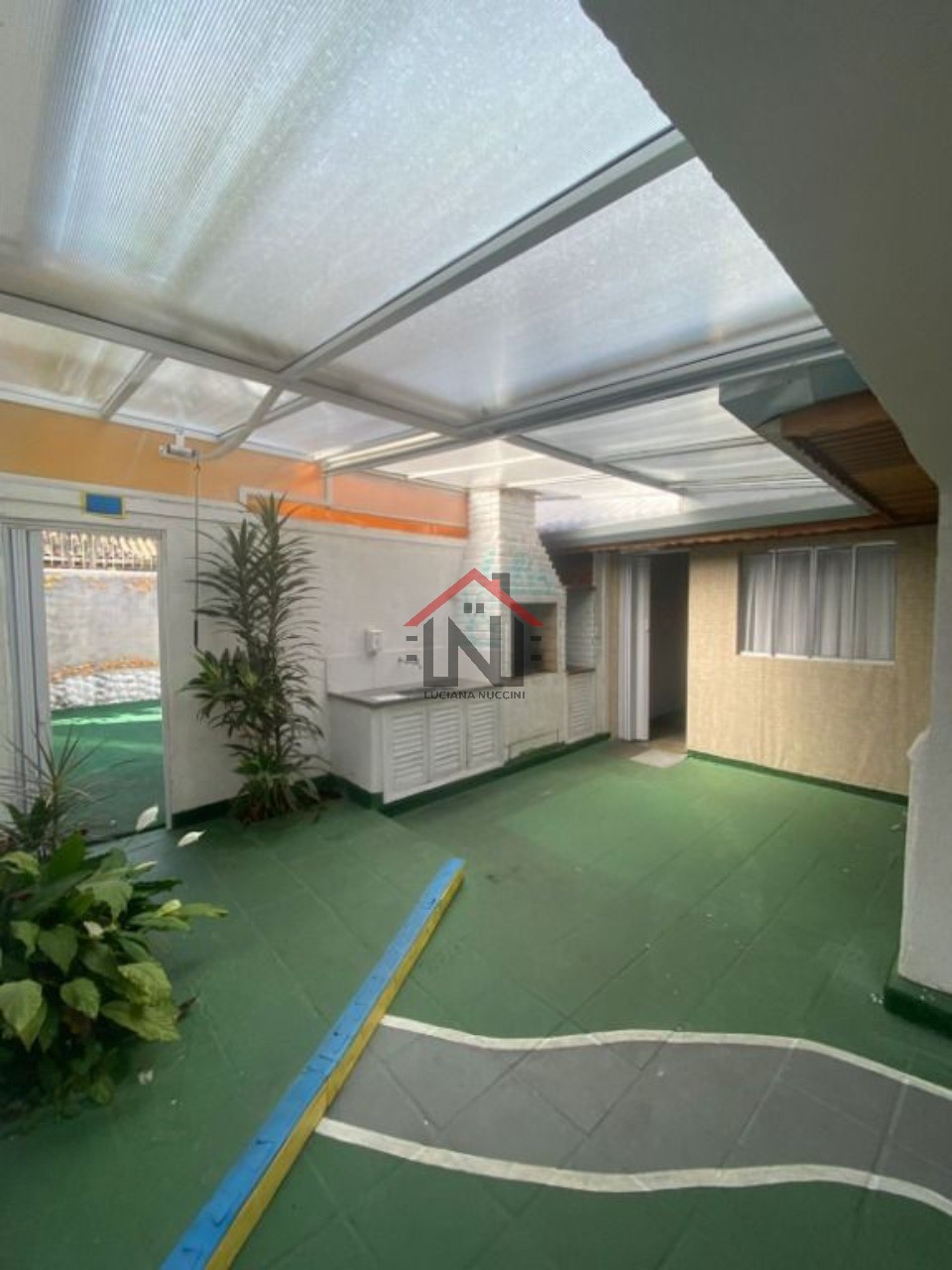 Imperdível: Casa à venda em São Paulo-SP, Vila Mariana. 3 quartos, 4 banheiros, 5 vagas de garagem e 360m² de área!
