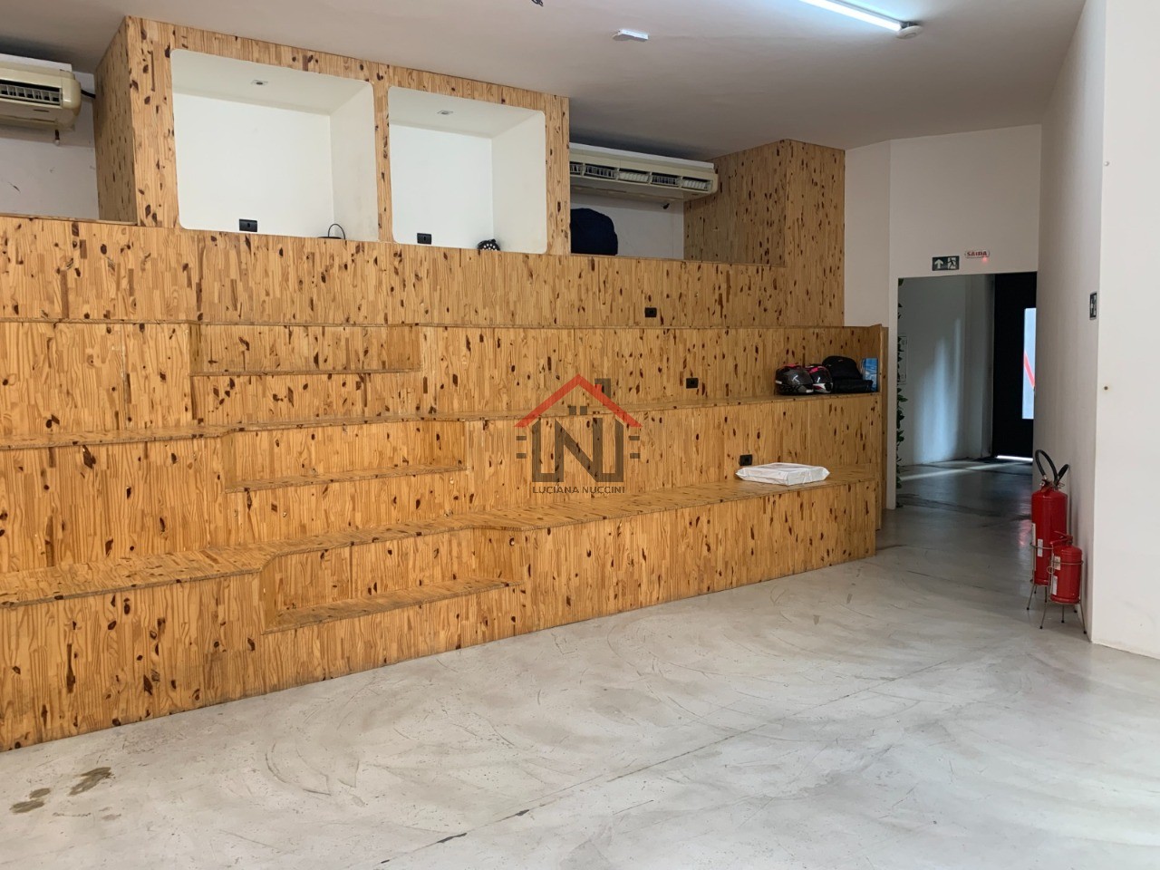 Salão Comercial de Alto Padrão na Vila Olímpia, São Paulo-SP: 700m², 5 Banheiros e 5 Vagas de Garagem!