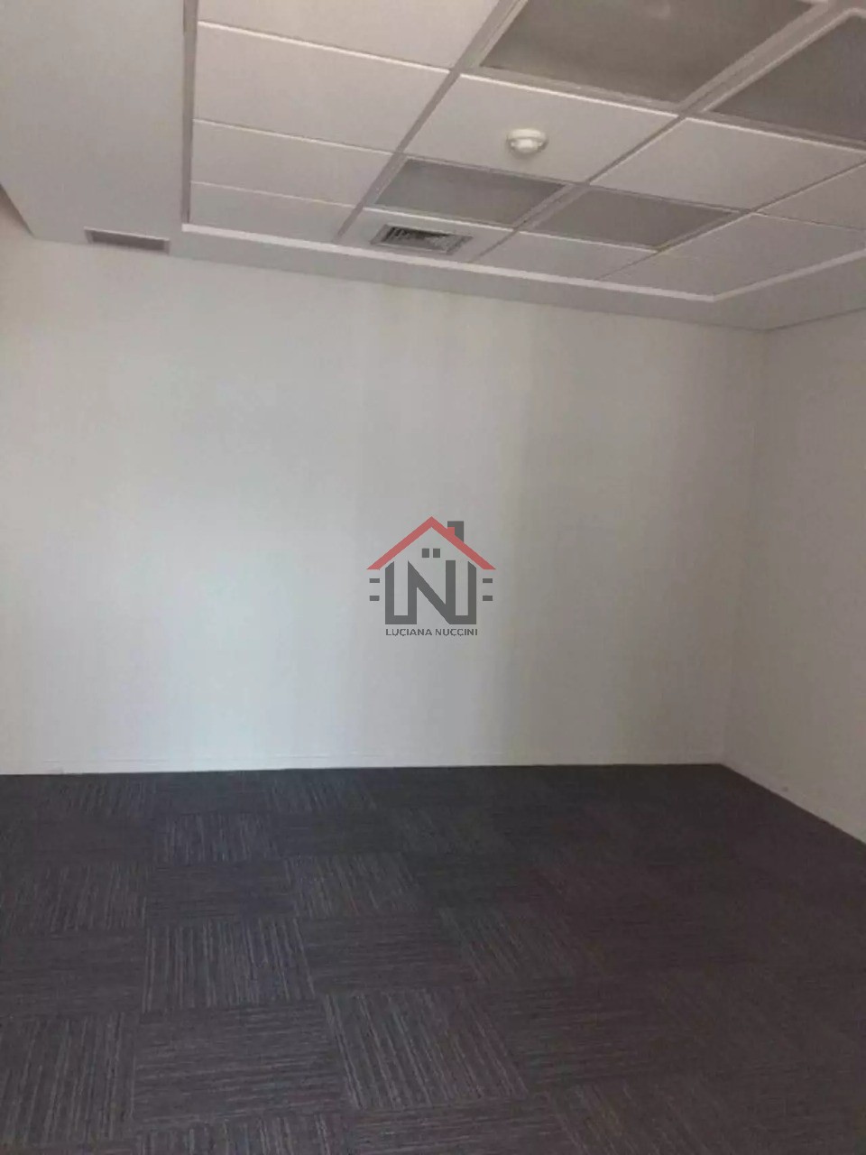 Excelente oportunidade de investimento em conjunto comercial com 19 banheiros no Jardim São Luís, São Paulo-SP!