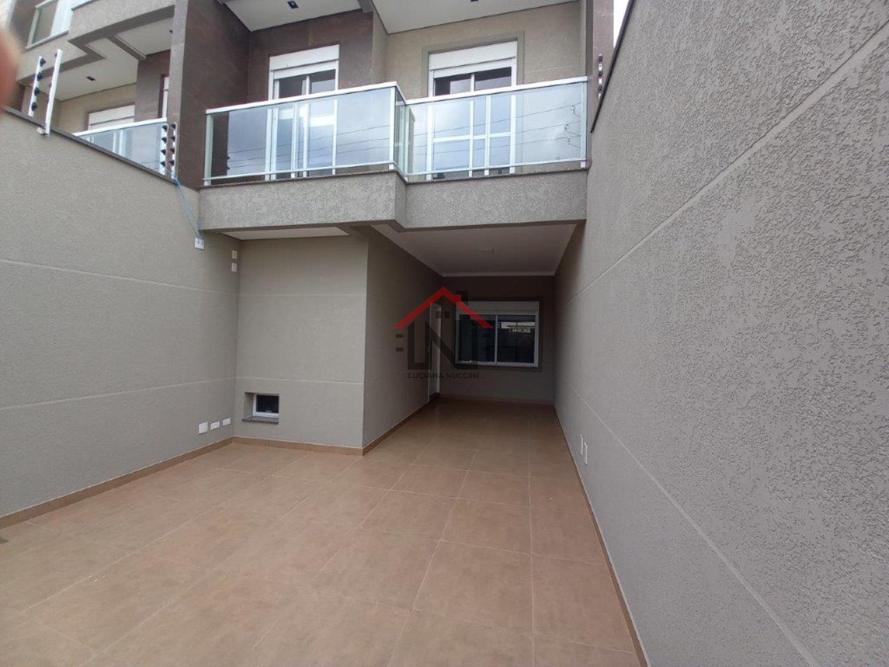 Imperdível oportunidade: Casa à venda em São Paulo-SP, Mirandópolis, 3 quartos, 1 suíte, 1 sala, 2 banheiros, 3 vagas, 170m².