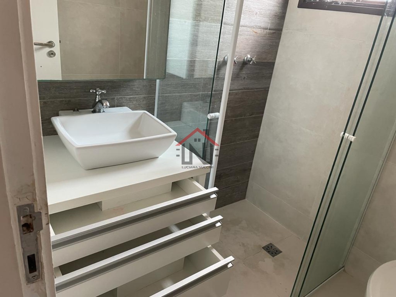 Imperdível oportunidade: Casa à venda em São Paulo-SP, Cidade Vargas! 3 quartos, 1 suíte, 3 banheiros, 2 vagas, 120 m².