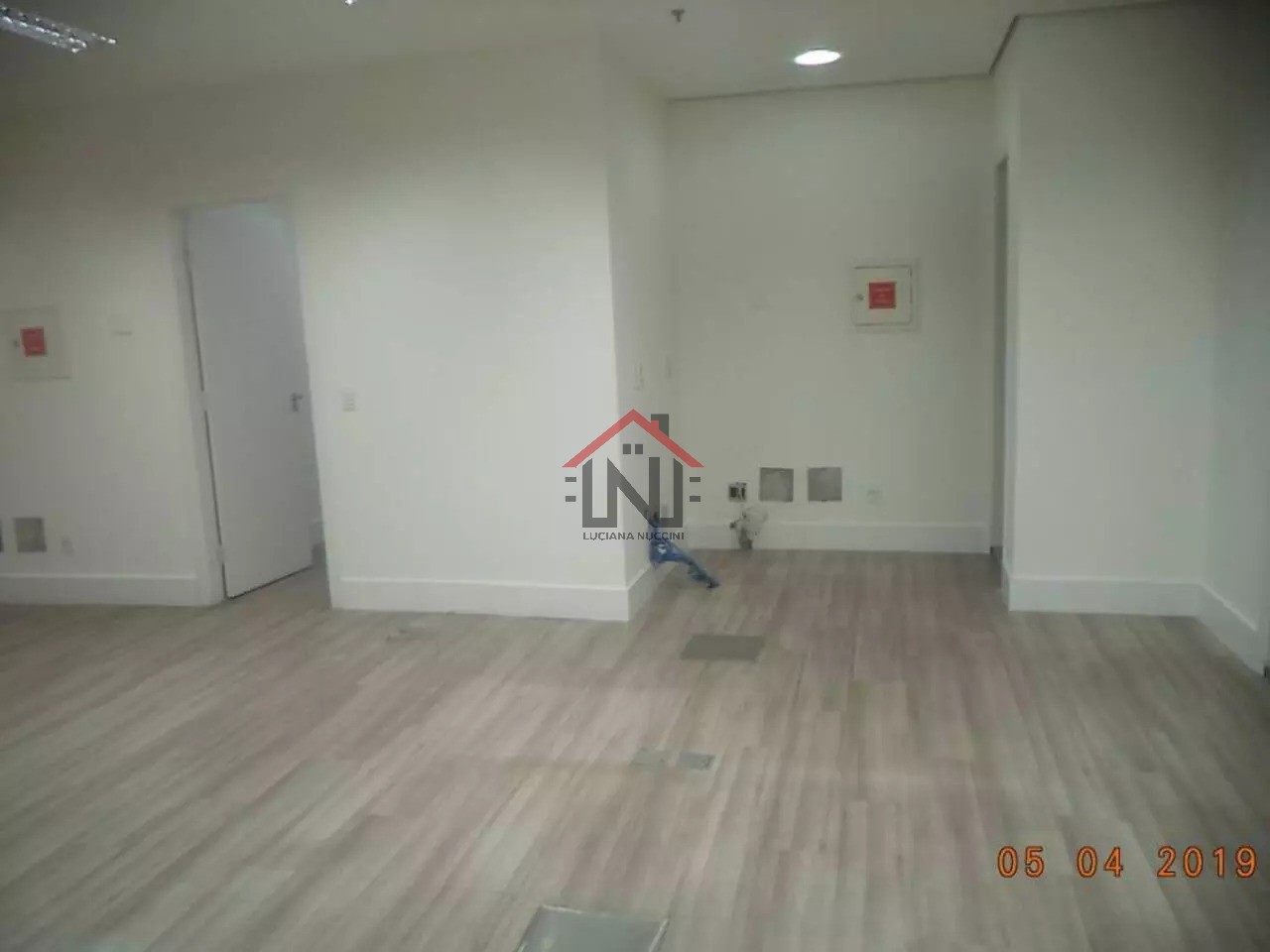 Conjunto Comercial à Venda na Vila Olímpia - São Paulo-SP: 2 Banheiros, 1 Vaga, 37m² de Área!