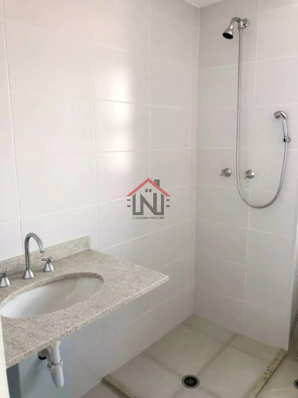 Excelente oportunidade: Apartamento de 3 quartos com suíte e 2 vagas no Jardim das Acácias, São Paulo-SP!