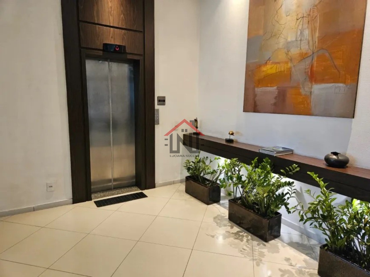 Conjunto Comercial para Locação na Vila Olímpia, São Paulo-SP: 1 Sala, 2 Banheiros, 6 Vagas de Garagem, 290m² de Área.