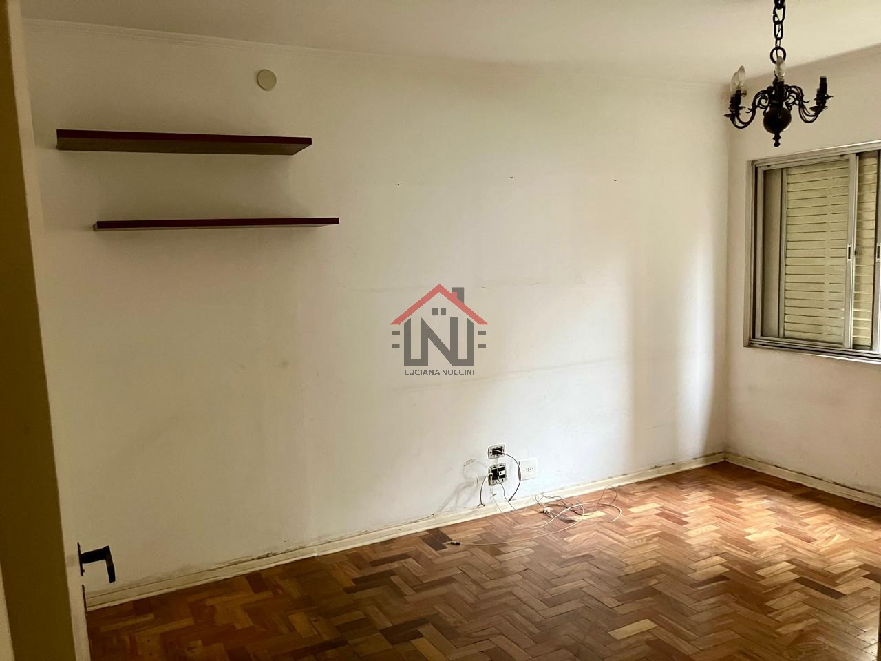 Apartamento à venda no Jardim Paulista, São Paulo-SP: 2 quartos, 1 suíte, 1 sala, 2 banheiros, 1 vaga - 154m².