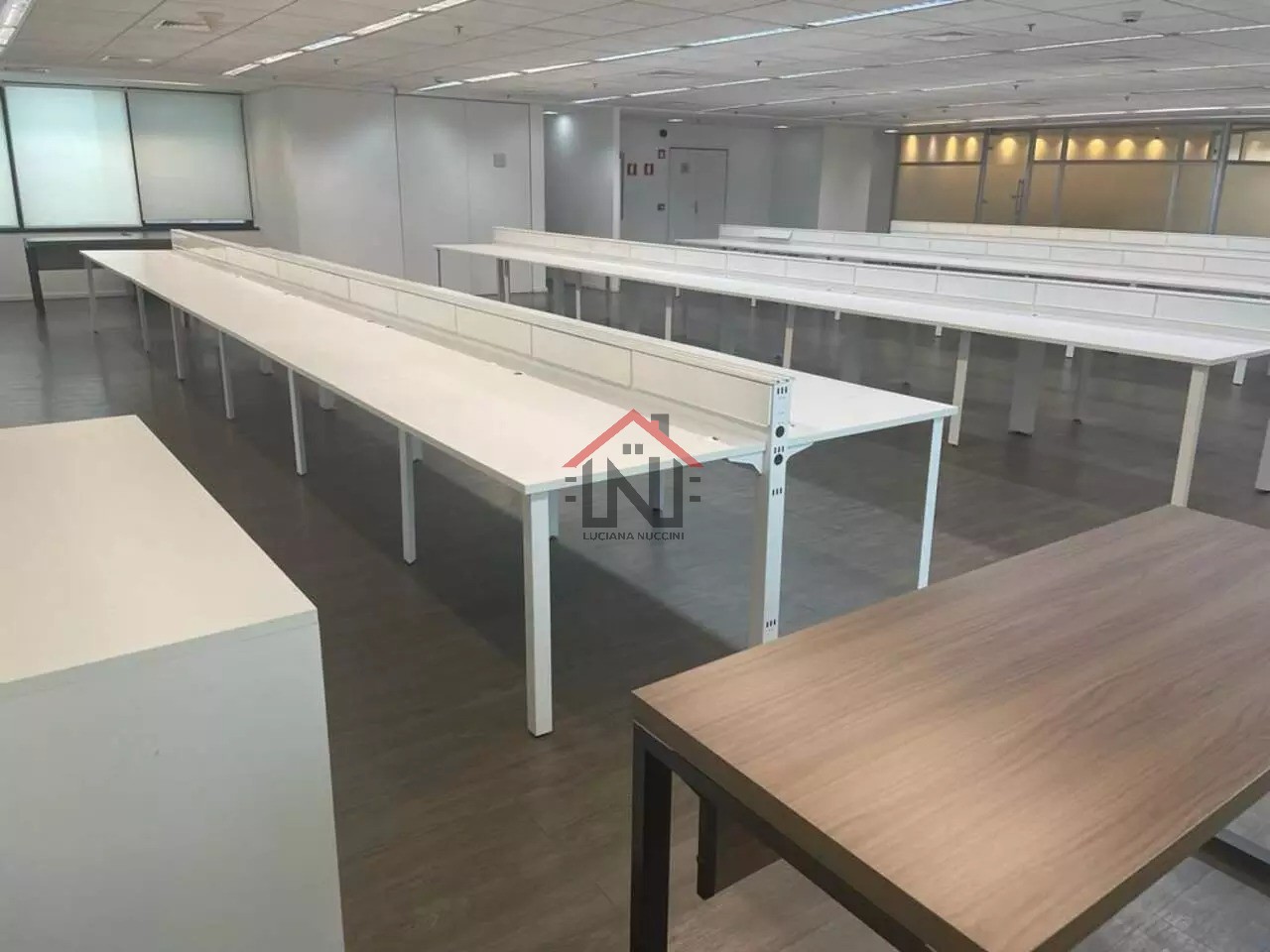 Aluguel de Conjunto Comercial Premium em Pinheiros, São Paulo: 18 banheiros, 42 vagas, 1.550m² de Área!