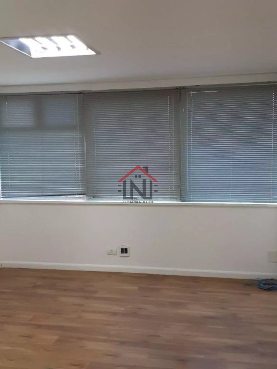Conjunto Comercial de Alto Padrão na Cidade Monções, São Paulo-SP: 3 Banheiros, 4 Vagas e 204m² de Área