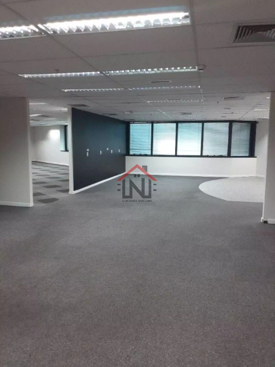 Prédio comercial de alto padrão para venda ou locação em Pinheiros, São Paulo-SP: 13 banheiros, 21 vagas de garagem, 775,00 m².