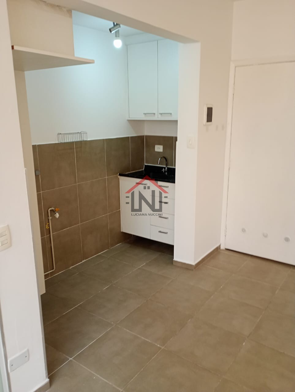 Studio de Luxo para Locação em Pinheiros - São Paulo-SP: 1 Quarto, 1 Banheiro, 24m², Imperdível!