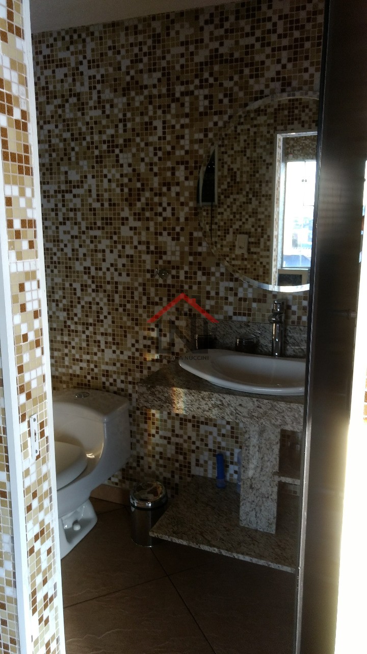Casa de luxo à venda em São Paulo-SP, Sacomã: 4 quartos, 1 suíte, 1 sala, 3 banheiros, 4 vagas, 500m². Venha conferir!