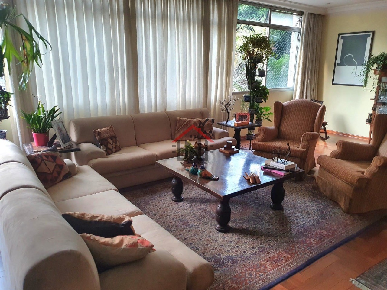 Imperdível oportunidade de adquirir apartamento de luxo no Itaim Bibi, São Paulo-SP: 3 quartos, 1 suíte, 2 salas, 4 banheiros, 189m²!