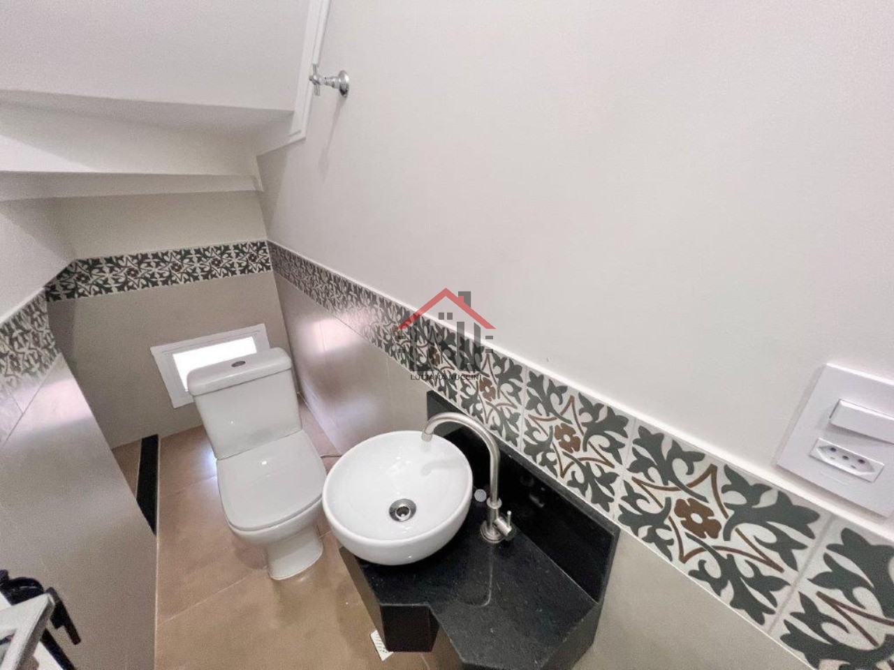 Imperdível oportunidade: Casa à venda em São Paulo-SP, Mirandópolis, 3 quartos, 1 suíte, 1 sala, 2 banheiros, 3 vagas, 170m².