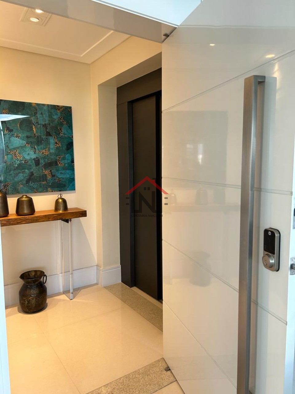 Viva com conforto e elegância em um apartamento de 3 suítes na Vila Mariana, São Paulo-SP!