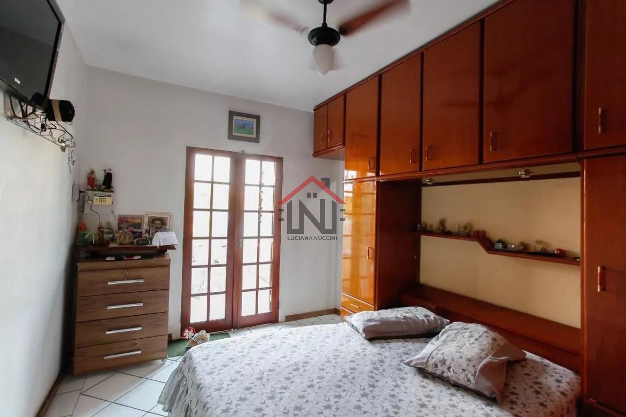 Casa à venda em São Paulo-SP, Parque Jabaquara: 3 quartos, 4 banheiros, 2 vagas, 189 m². Encontre seu lar dos sonhos!