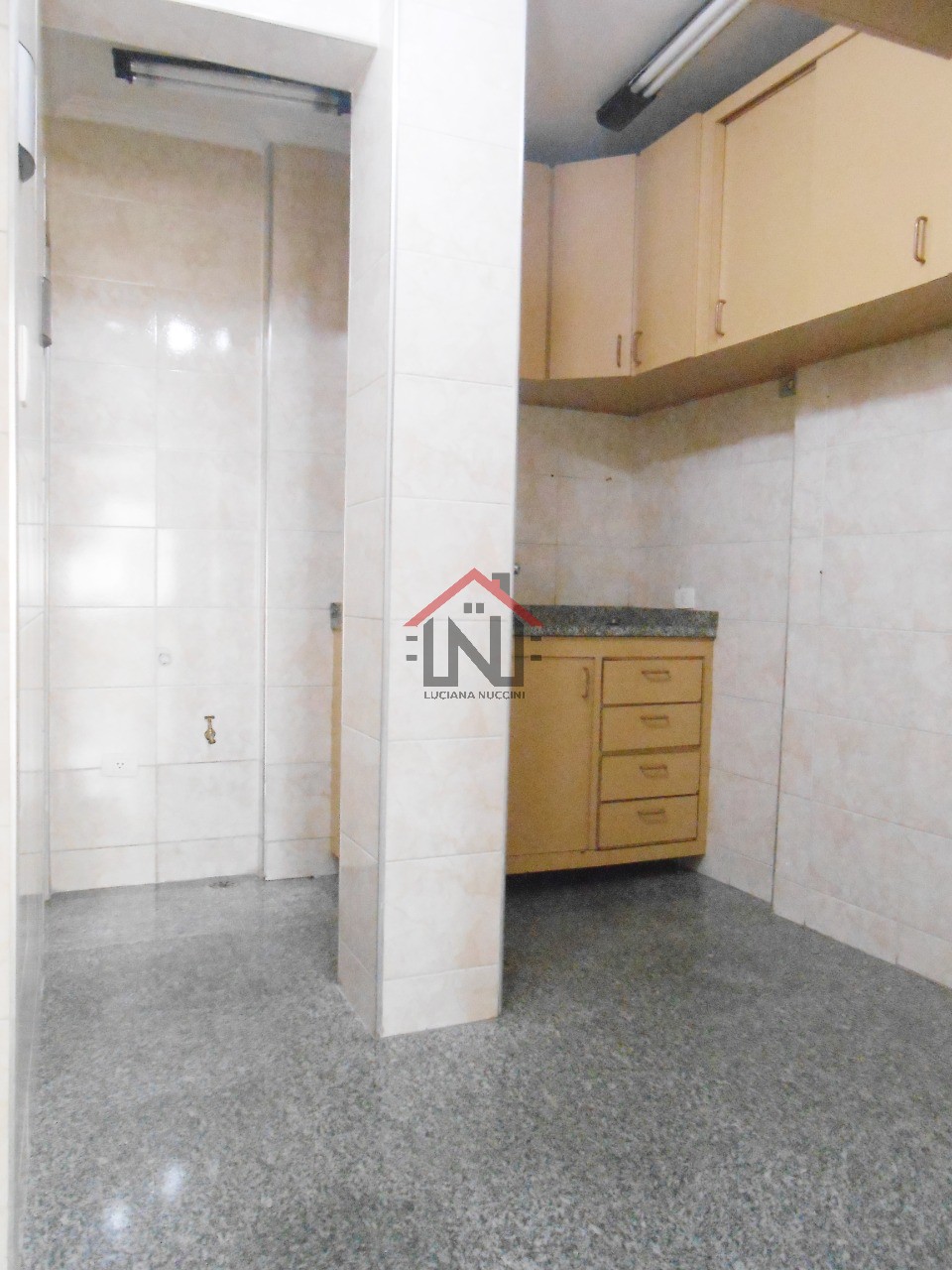 Excelente oportunidade de locação: Apartamento comercial de 155m² com 1 banheiro no Centro de São Paulo-SP!