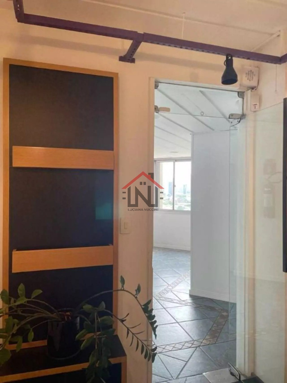 Conjunto Comercial de Alto Padrão na Cidade Monções: 3 Banheiros, 2 Vagas de Garagem, 117m² - Venda ou Locação em SP