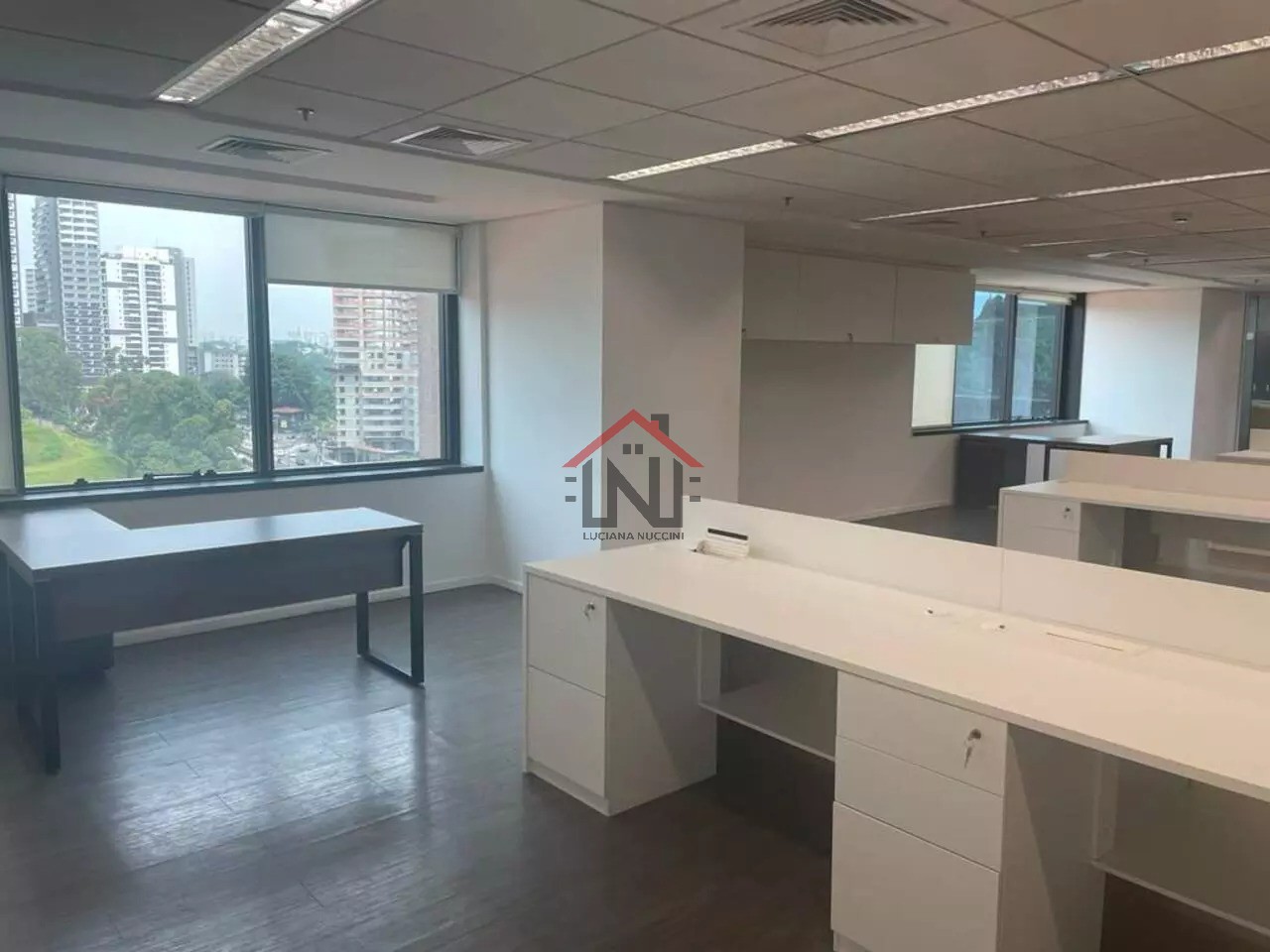 Aluguel de Conjunto Comercial Premium em Pinheiros, São Paulo: 18 banheiros, 42 vagas, 1.550m² de Área!