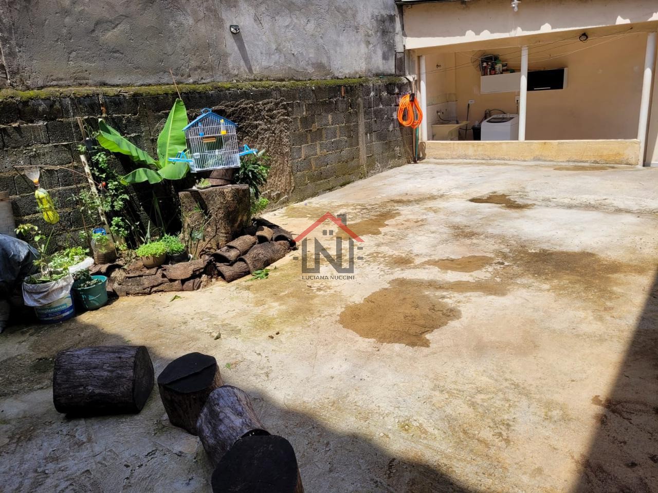 Imperdível residência à venda na Vila Liviero, São Paulo-SP: 3 quartos, 1 sala, 3 banheiros, 2 vagas de garagem, 170m².