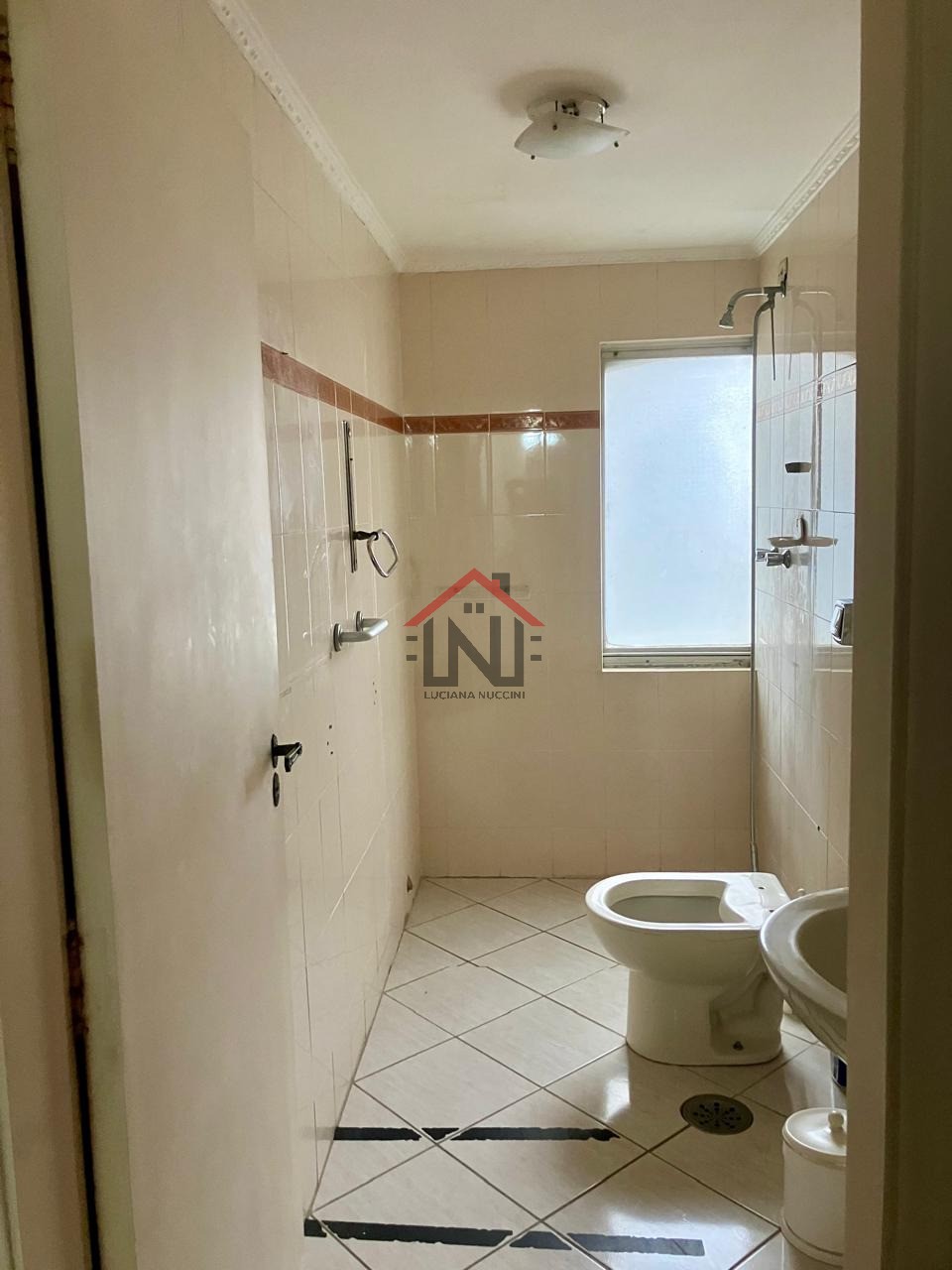 Apartamento à venda no Jardim Paulista, São Paulo-SP: 2 quartos, 1 suíte, 1 sala, 2 banheiros, 1 vaga - 154m².