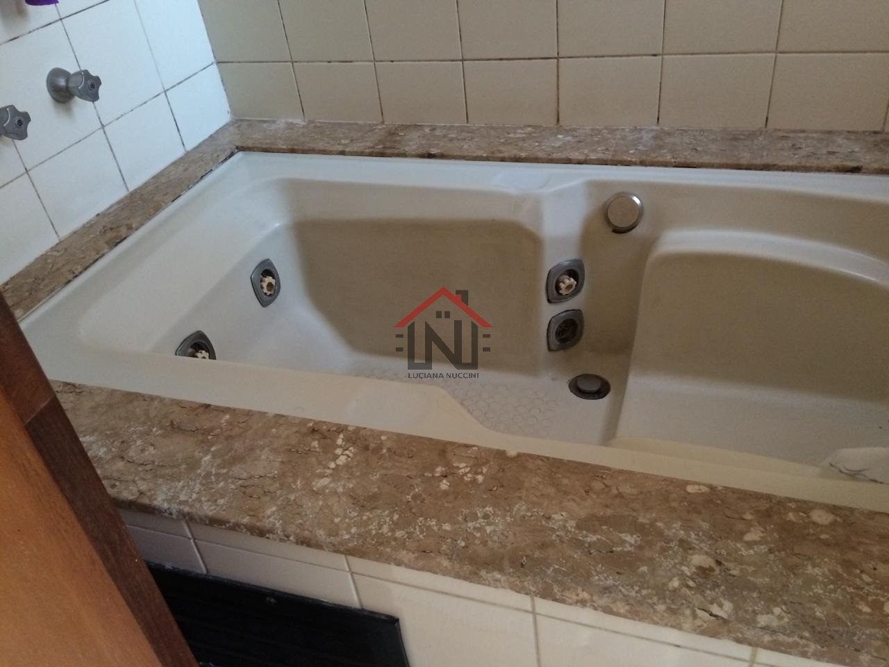 Apartamento de Luxo à Venda em São Paulo-SP, Campo Belo: 4 Quartos, 2 Suítes, 4 Banheiros, 216m² de Área. Venha Conferir!