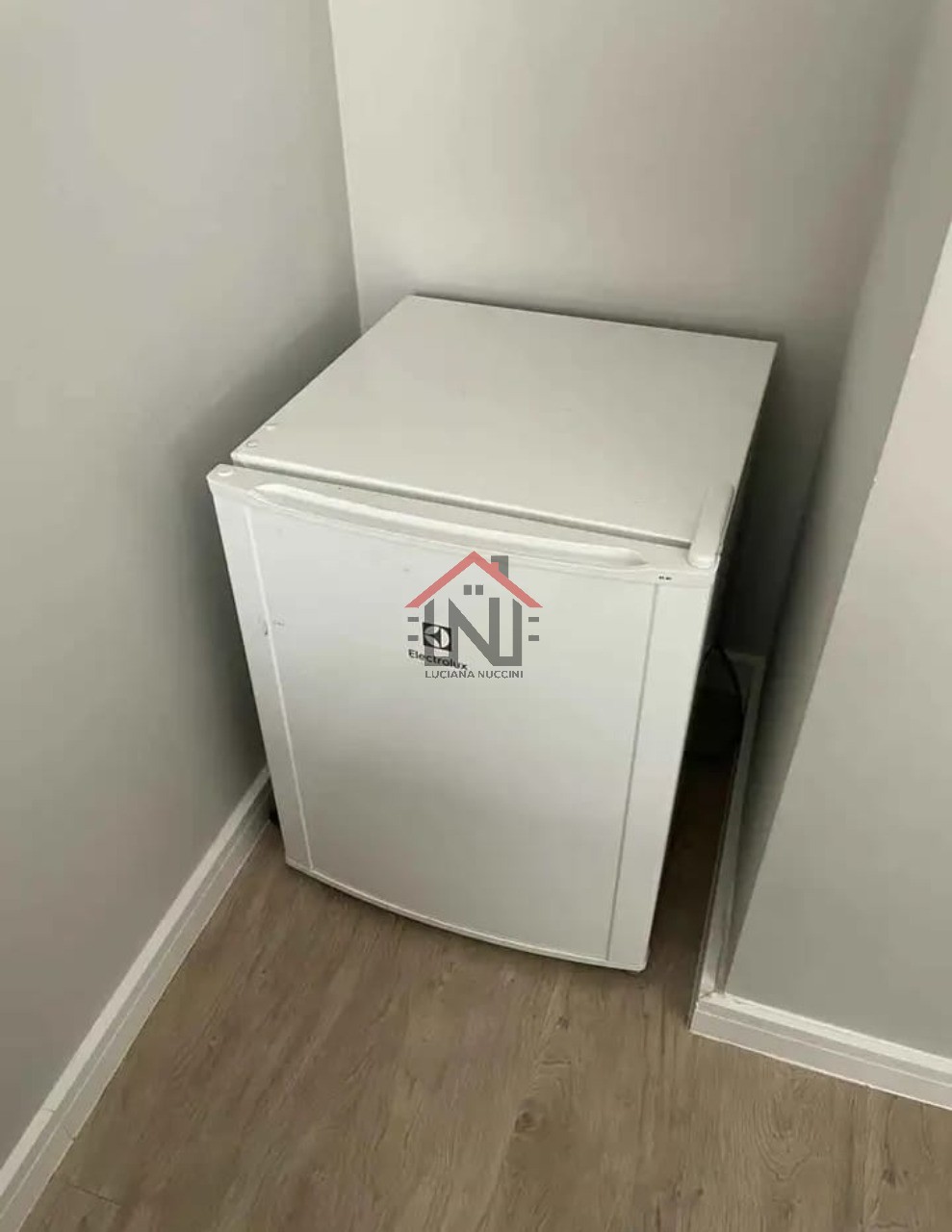 Conjunto Comercial à Venda em São Paulo-SP, Bairro Aclimação: 1 Sala, 1 Banheiro e 1 Vaga na Garagem!
