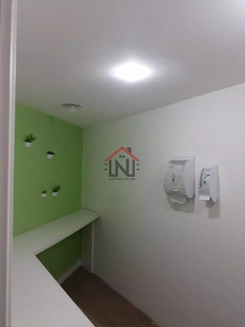 Conjunto Comercial de Alto Padrão na Cidade Monções, São Paulo-SP: 3 Banheiros, 4 Vagas e 204m² de Área