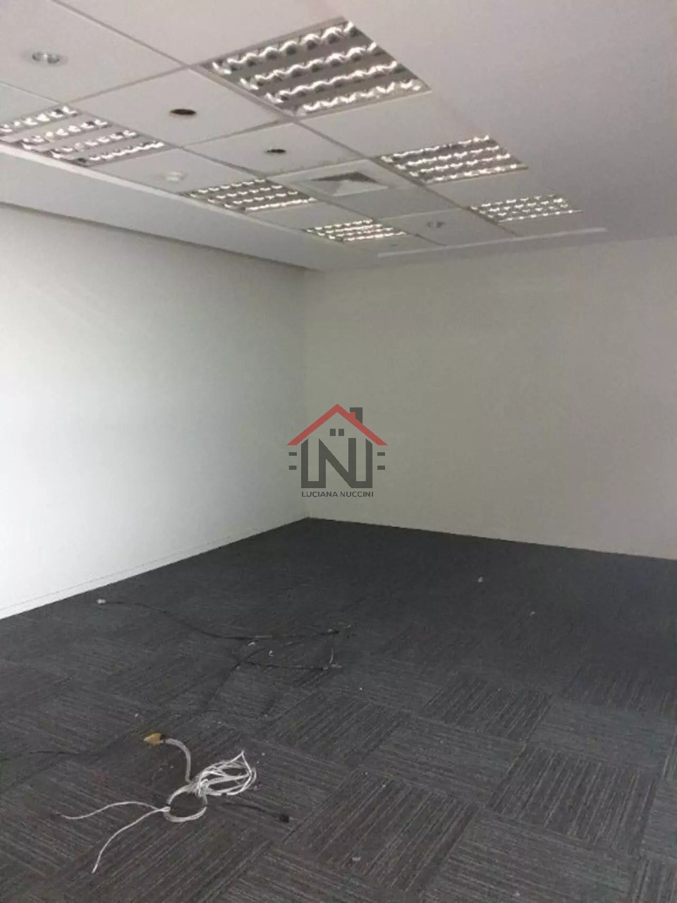 Excelente oportunidade de investimento em conjunto comercial com 19 banheiros no Jardim São Luís, São Paulo-SP!